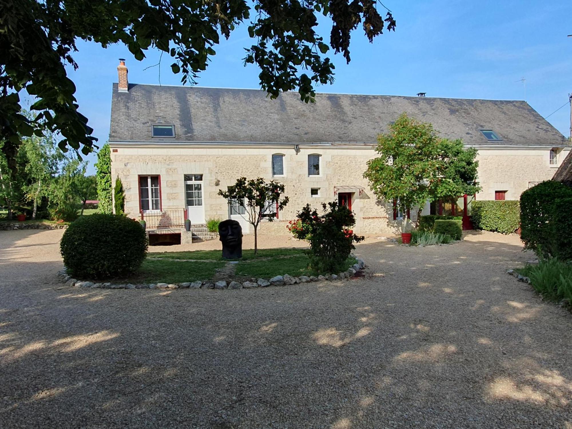 Bed and Breakfast Au Domaine Du Bois Joubert Luzillé Exterior foto